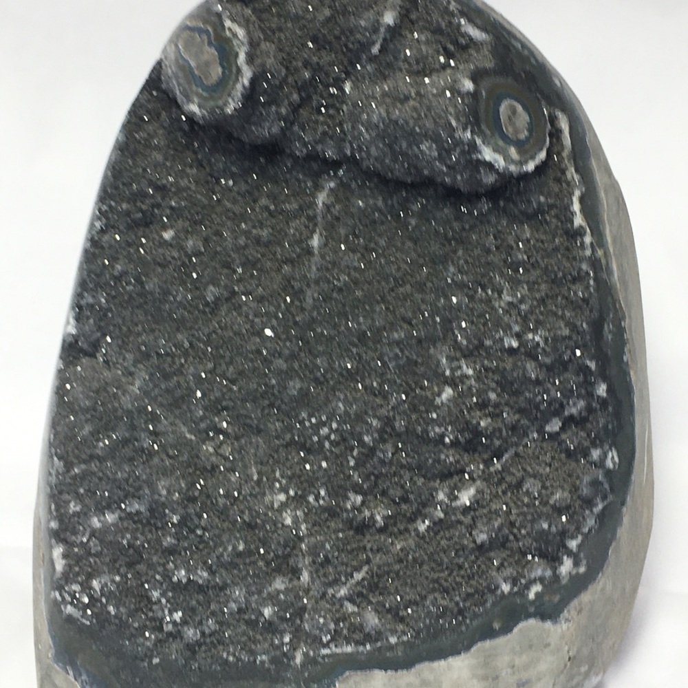 Black amethyst cut base